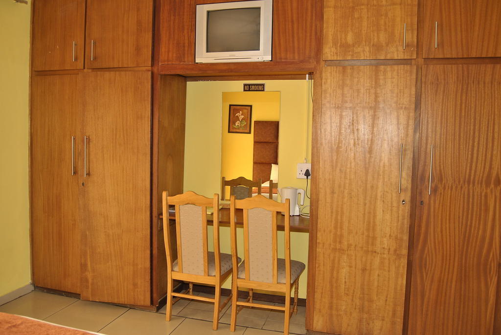 Ethen Guesthouse Polokwane Exteriör bild